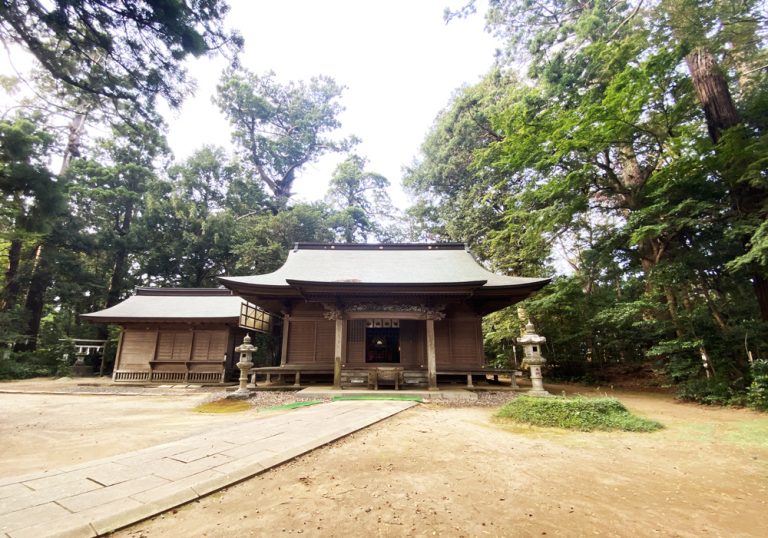 永遠の炎の滝: この奇妙な構造はどのようにして存在するのでしょうか?